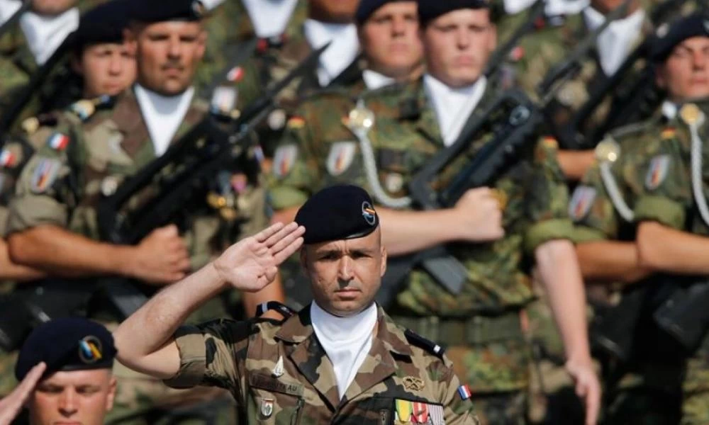 Γαλλικός-''σεισμός'': Λεπέν-Στρατός ενώνουν δυνάμεις